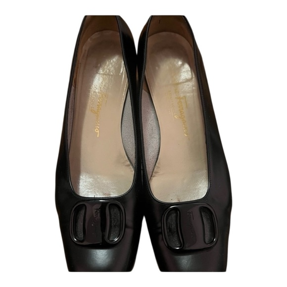 Salvatore Ferragamo Black Leather heels with Bow Detail - Picture 6 of 6